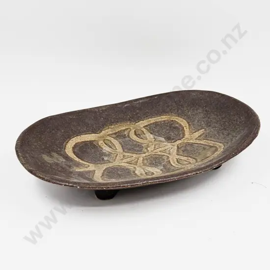 NZ Oval Footed Pottery Dish