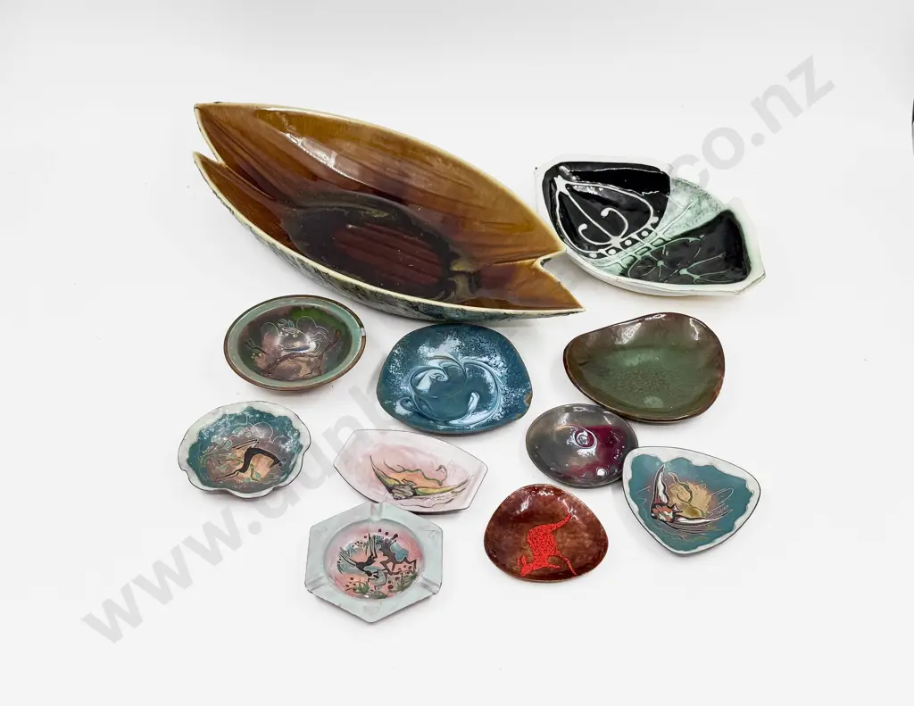 Qty of Assorted Enamel Dishes together with Two Oval Pottery Dishes Image 1++