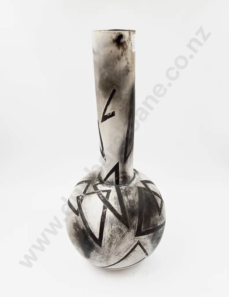Large NZ Pottery Vase Image 1++