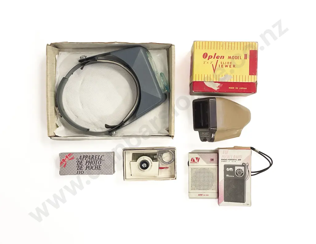 Boxed Slide Viewer with Magnifying Visor & Assorted Image 1++