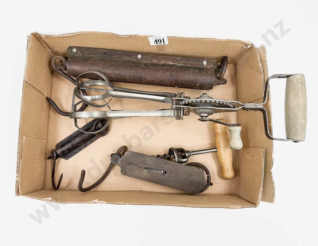 Qty of Assorted Vintage Kitchenalia Image 1++