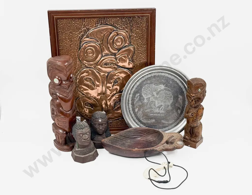Qty of Assorted NZ Tourist Ware Image 1++