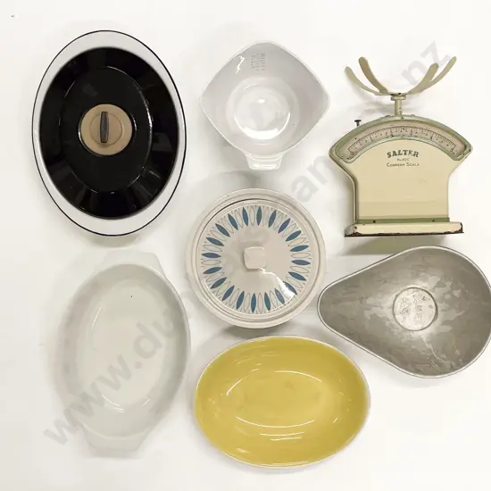 Qty of Assorted Kitchenalia