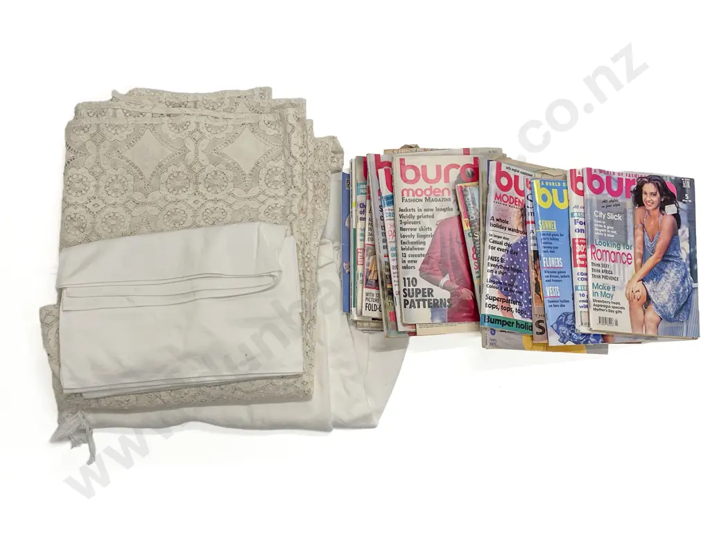 Qty of Assorted Vintage Linen & Assorted Knitting Reference Magazines Image 1++