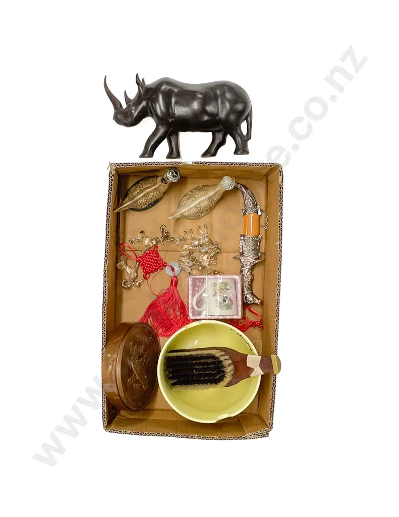 Box of Assorted Ornaments Image 1++