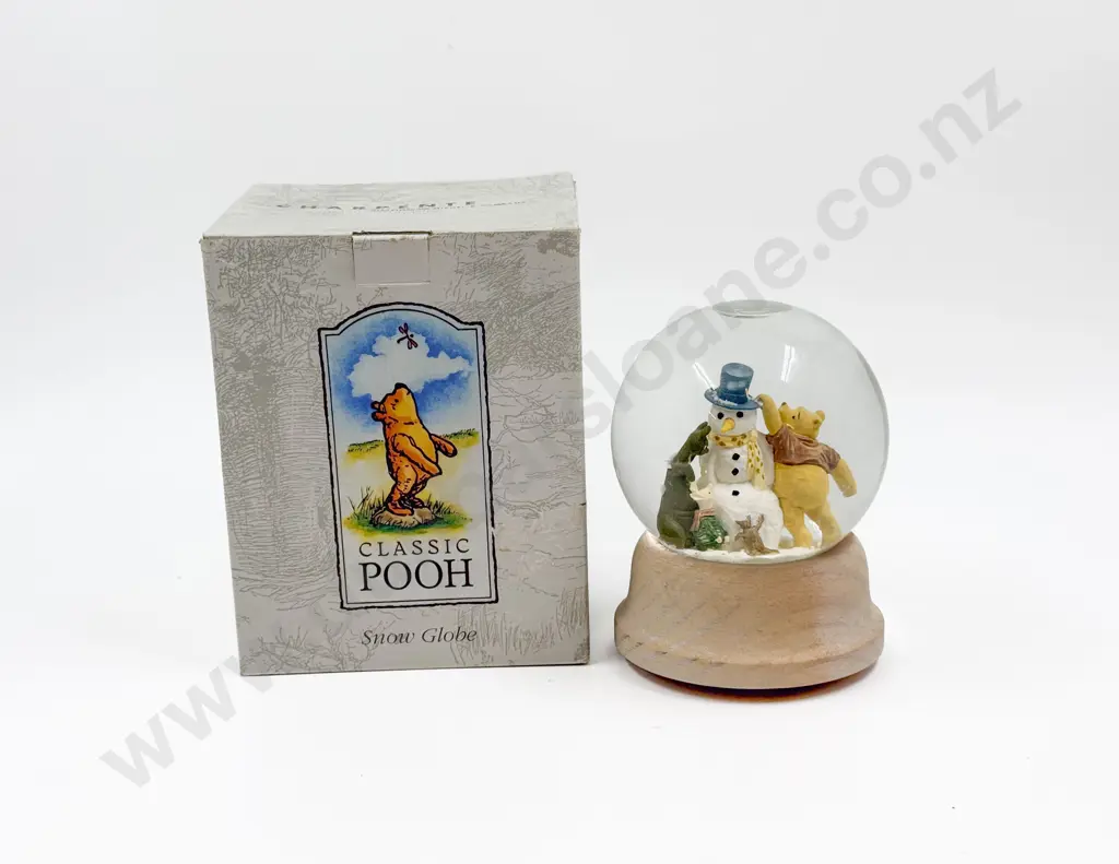 Boxed Michel & Company Winnie the Pooh Snow Globe Image 1++