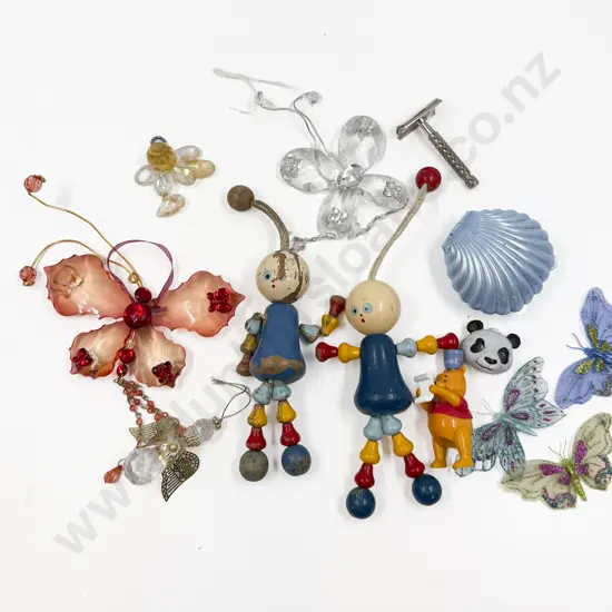 Small Qty of Assorted Decorative Ornaments
