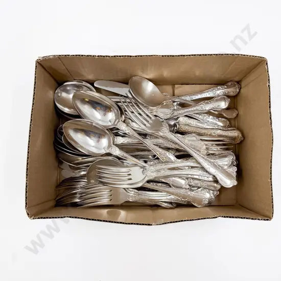 Qty of Assorted S/P Cutlery
