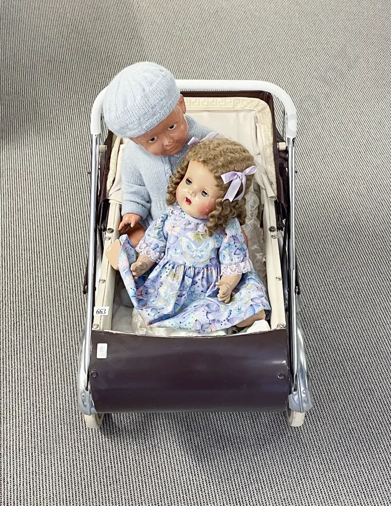 Probable Pedigree C1950's Dolls Pram with Celluloid & Composition Dolls Image 1++