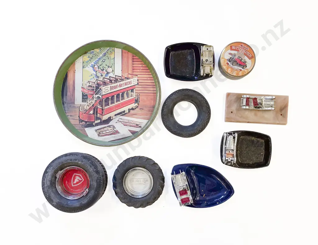 Assorted Models of Yesteryear on Trays with Various Accessories (Faults) Image 1++