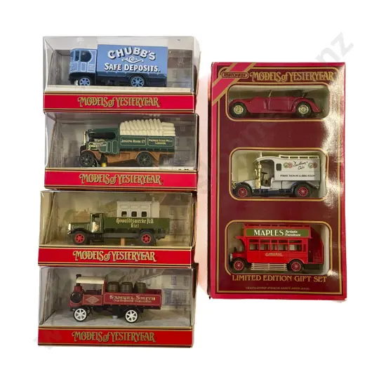 Four Matchbox Models of Yesteryear Window Boxed with Picture Background & Gift Set