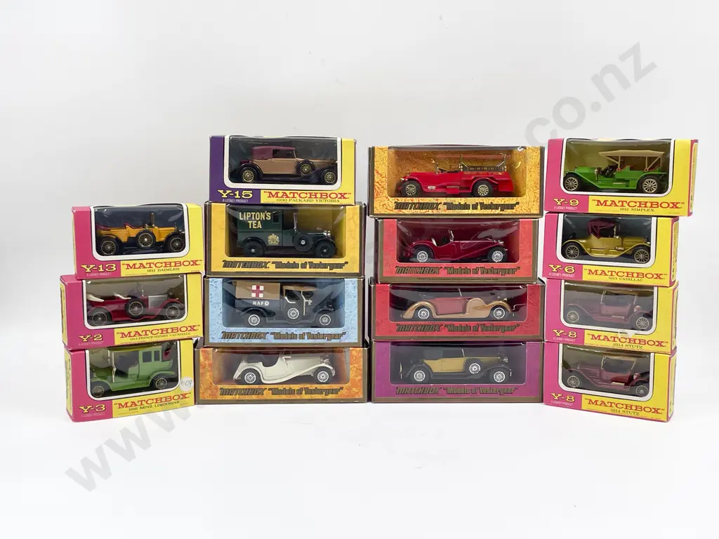 Fifteen Assorted Window Boxed Models of Yesteryear Image 1++