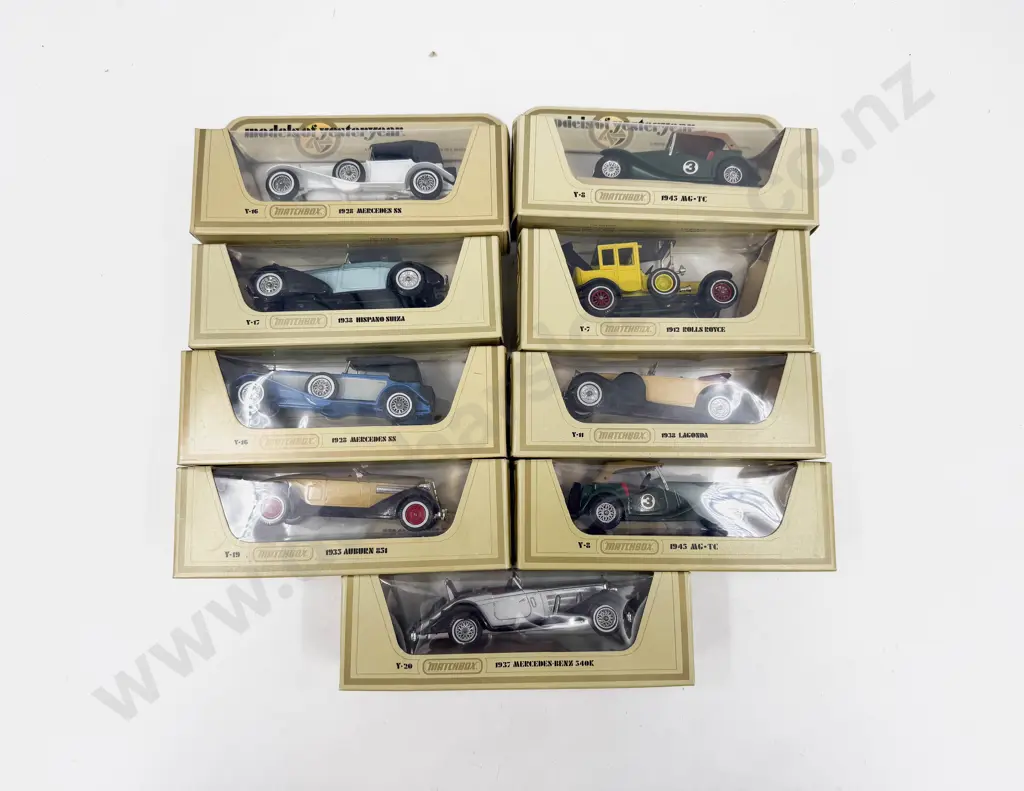 Nine Assorted Window Boxed Vintage Car Models of Yesteryear Image 1++