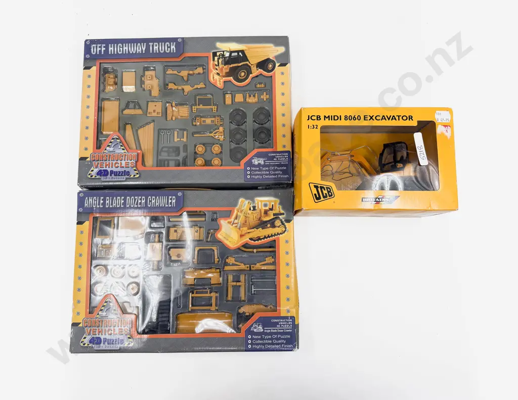 Britians JCB Front End Digger with Two Construction Vehicle Puzzles Image 1++