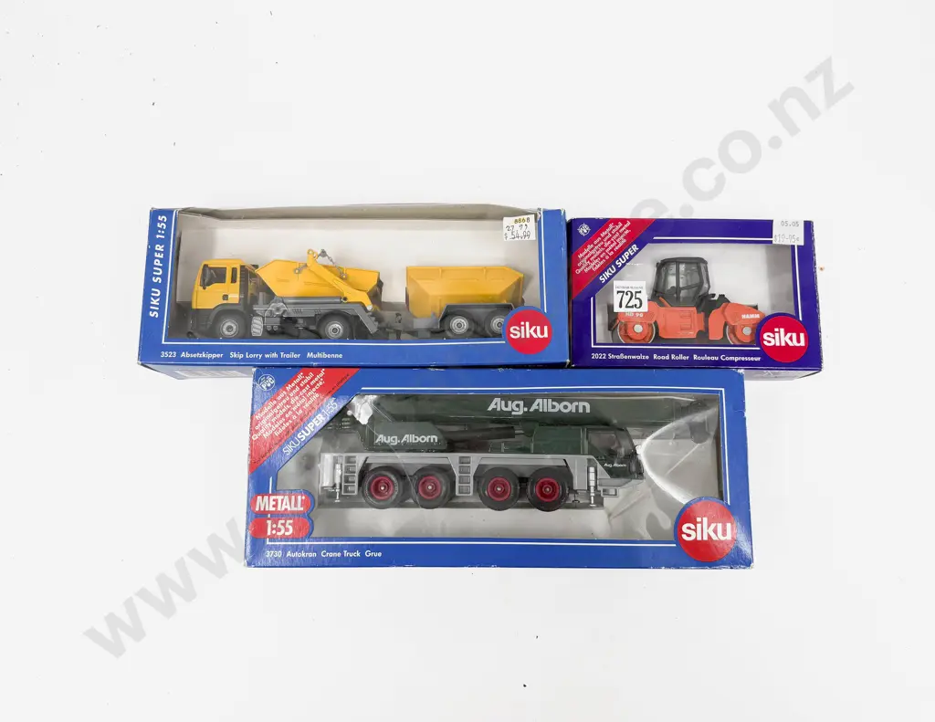 Three Boxed Siku Construction Models Image 1++