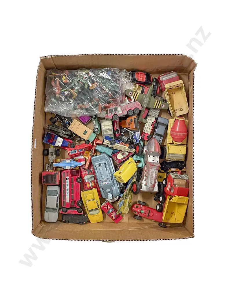 Qty Assorted Diecast Models with Soldiers (Play Worn) Image 1++