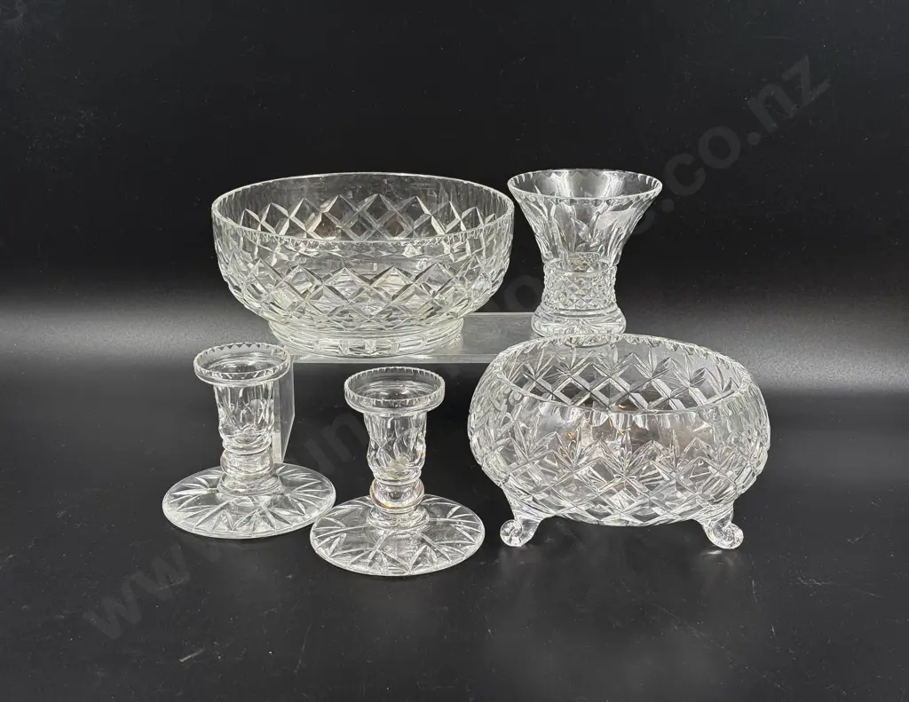 Qty of Assorted Crystal Image 1++