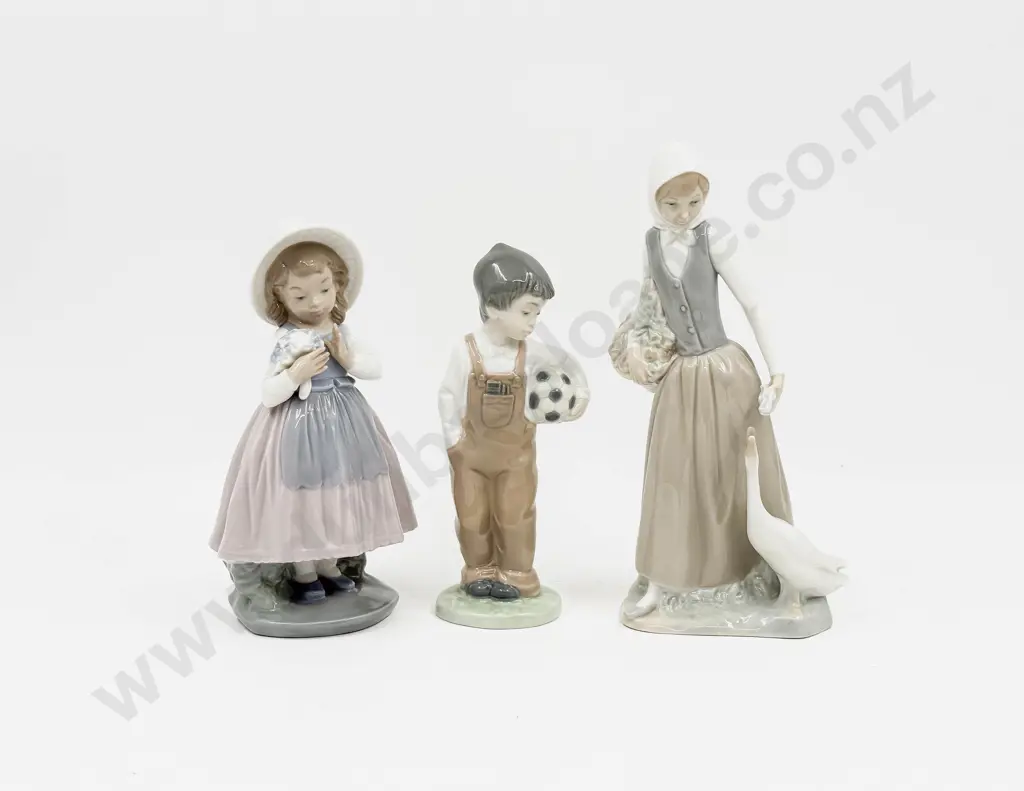Three Nao Figures Image 1++