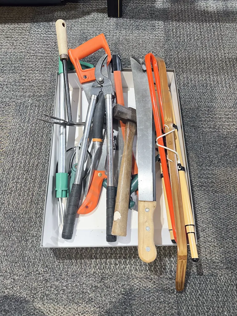 Qty of Assorted Gardening Tools etc Image 1++