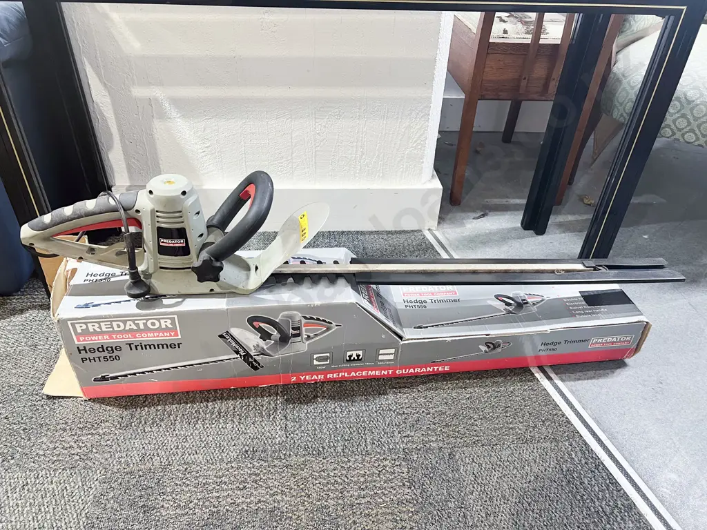 Predator Hedge Trimmer Image 1++