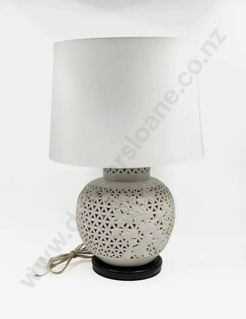 Pierced Ceramic Vase Form Table Lamp Image 1++