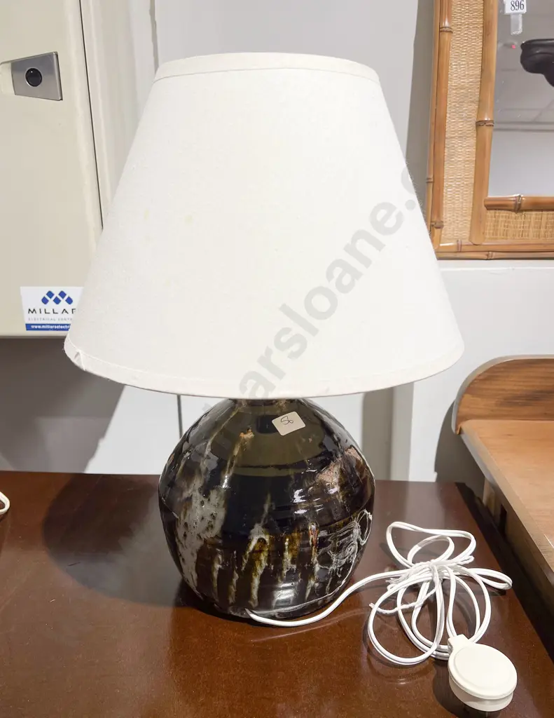 Pottery Vase Form Table Lamp Image 1++