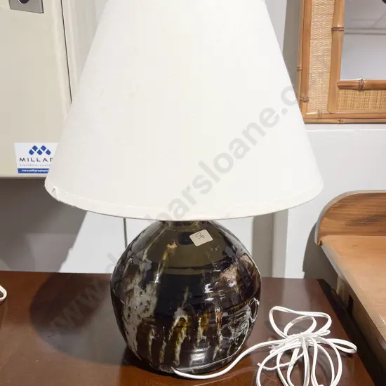Pottery Vase Form Table Lamp