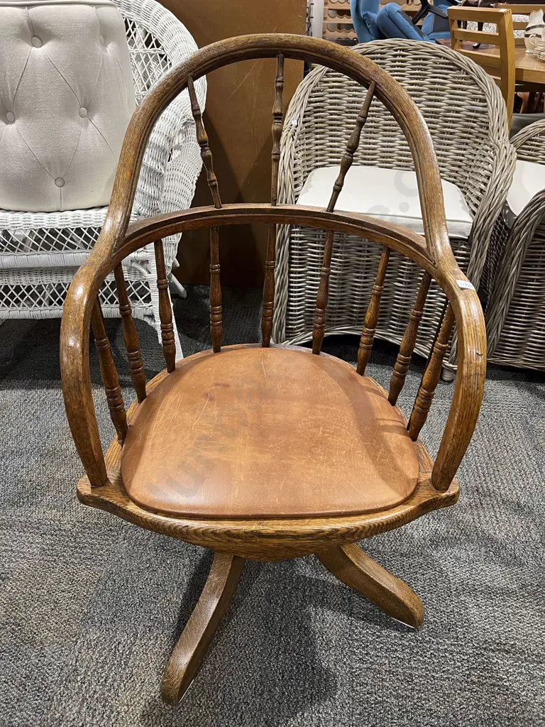 Oak Spindle Back Captain's Chair Image 1++