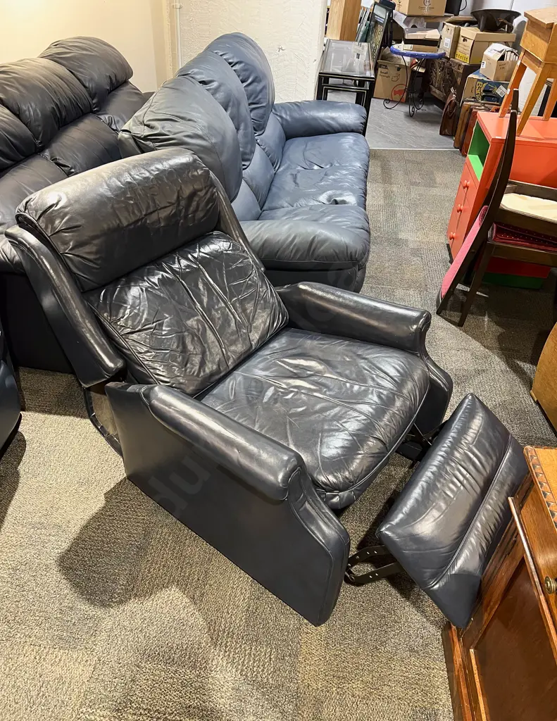 Modern Two Piece Navy Blue Leather Corner Lounge Suite Image 1++