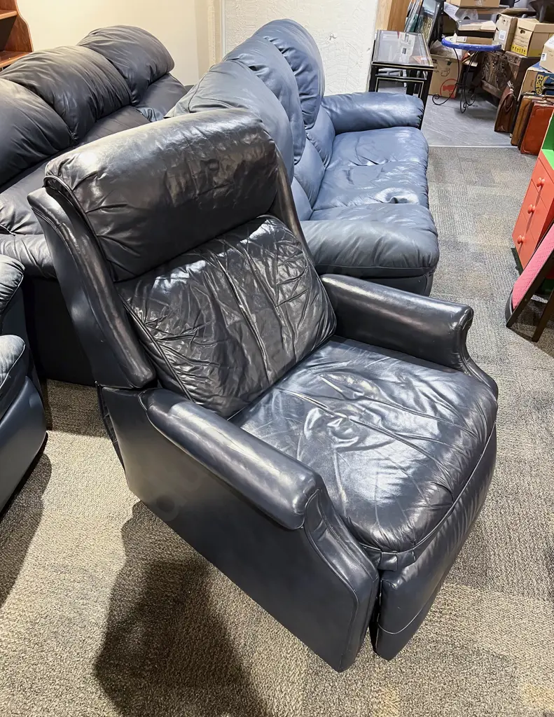 Modern Two Piece Navy Blue Leather Corner Lounge Suite Image 1++