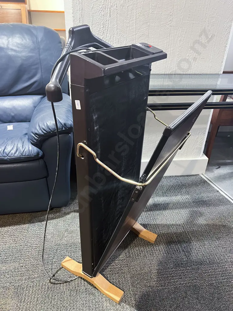 Electric Trouser Press Image 1++