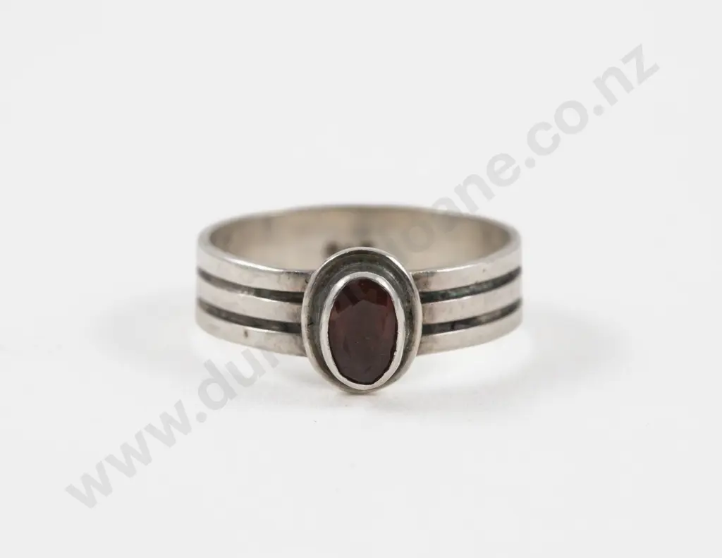S/S Single Stone Garnet Band Ring Image 1++