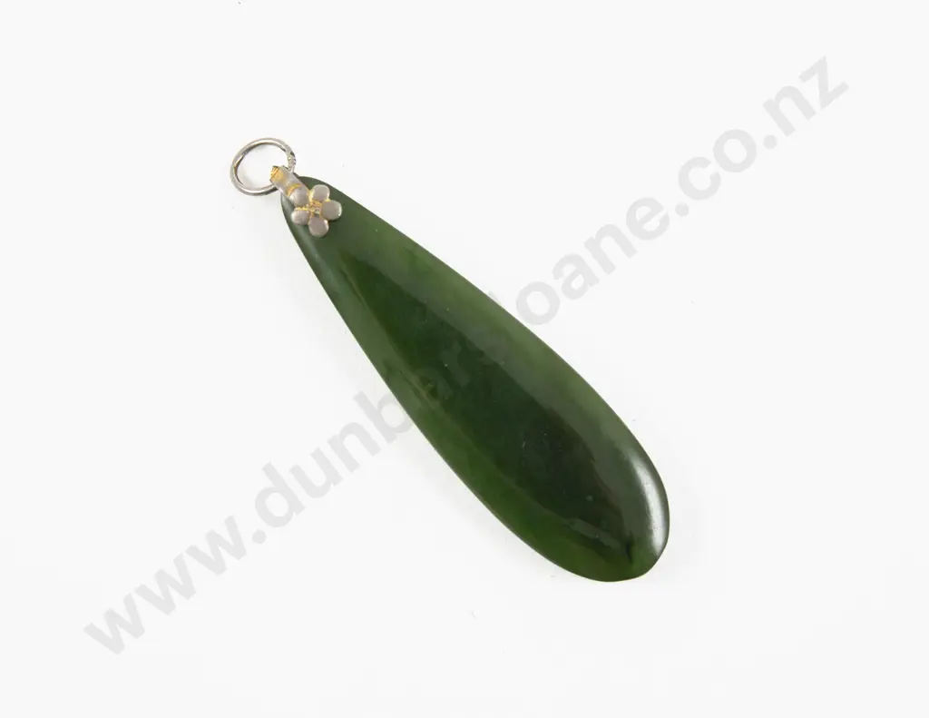 NZ Greenstone Pendant Image 1++
