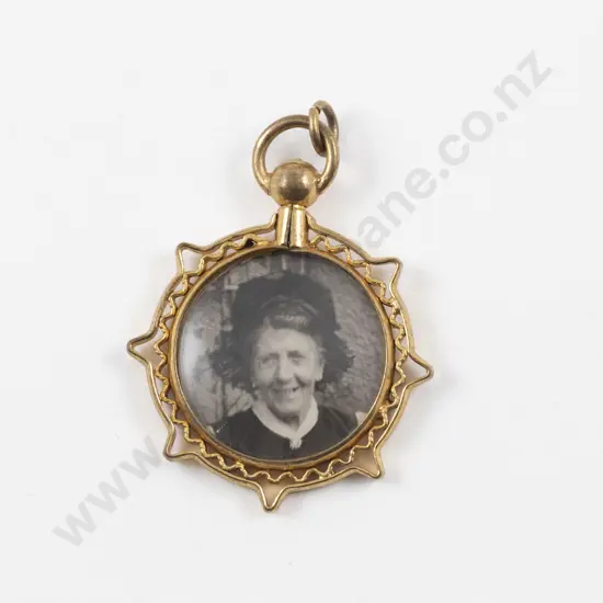 Victorian Gold Plated Framed Double Sided Photo Pendant