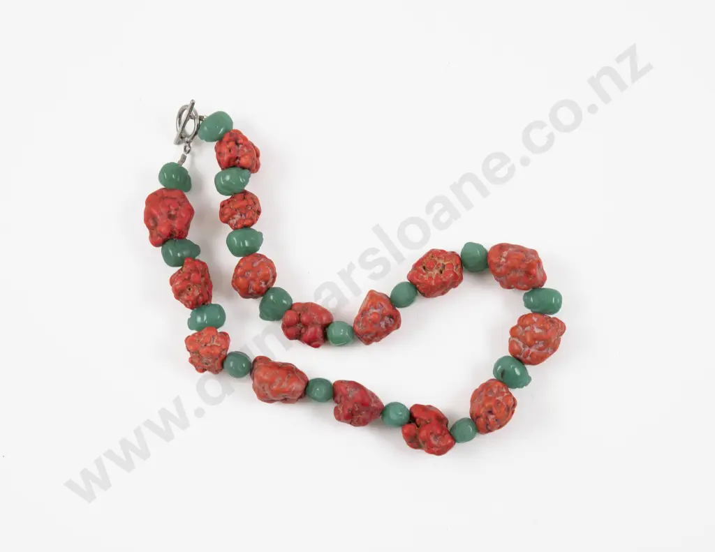 Vintage Single Strand Coral Howlite and Green Aventurine Bead Necklace Image 1++