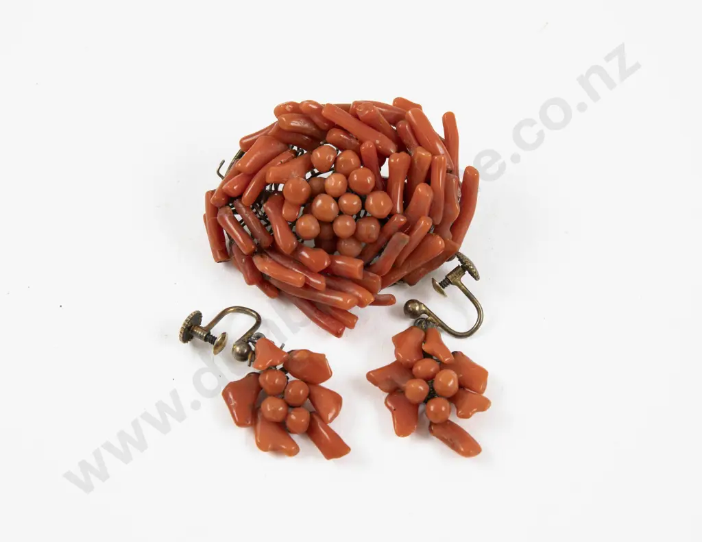 Pair of Vintage Coral Bead Pendant Drop Earrings with Matching Brooch Image 1++