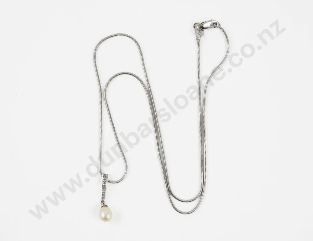 9ct White Gold Single Fresh Water Pearl Pendant Image 1++