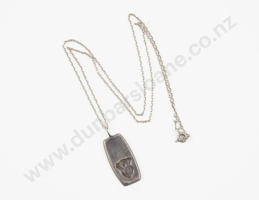 1932 S/S Ford V8 Emblem Pendant Image 1++