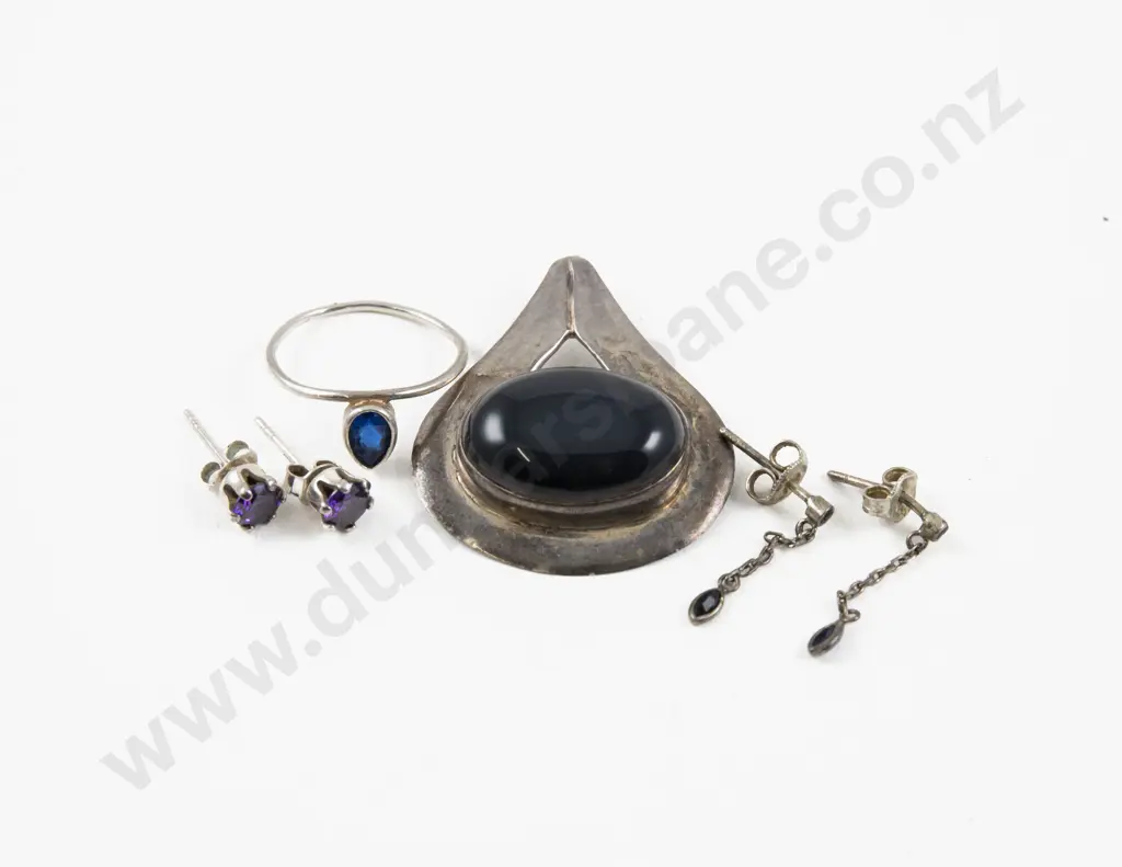 Collection of Assorted S/S Jewellery Image 1++