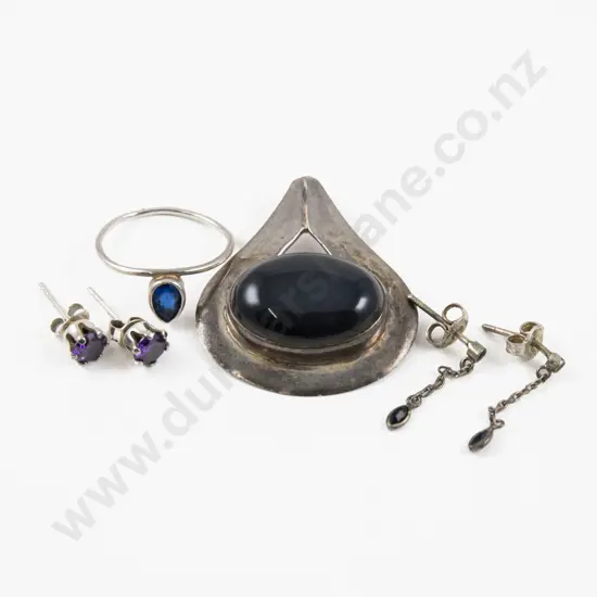 Collection of Assorted S/S Jewellery