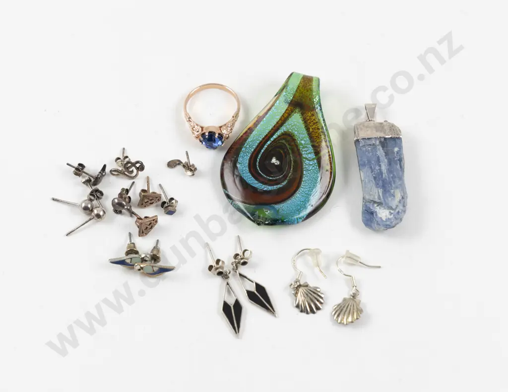 Eight Pairs of Assorted Stud Earrings Image 1++