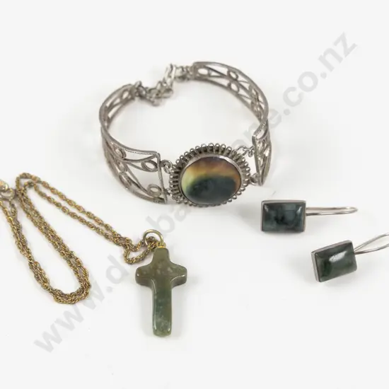Pair S/S Greenstone Pendant Drop Earrings