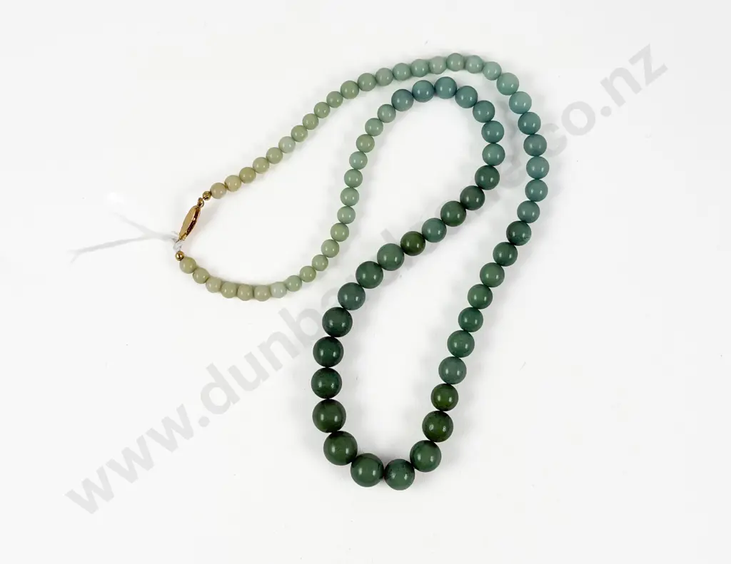 Single Strand Graduated Chrysoprase Bead Necklace Image 1++