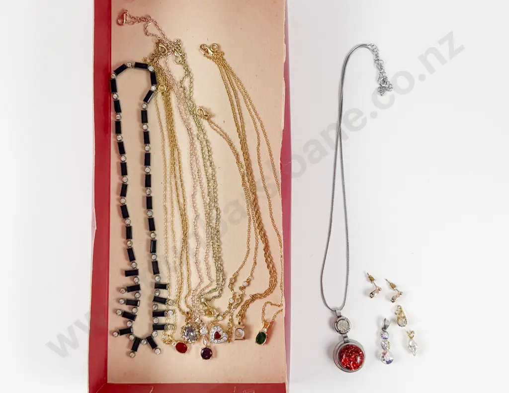 Collection of Assorted Crystal Set Costume Jewellery Image 1++