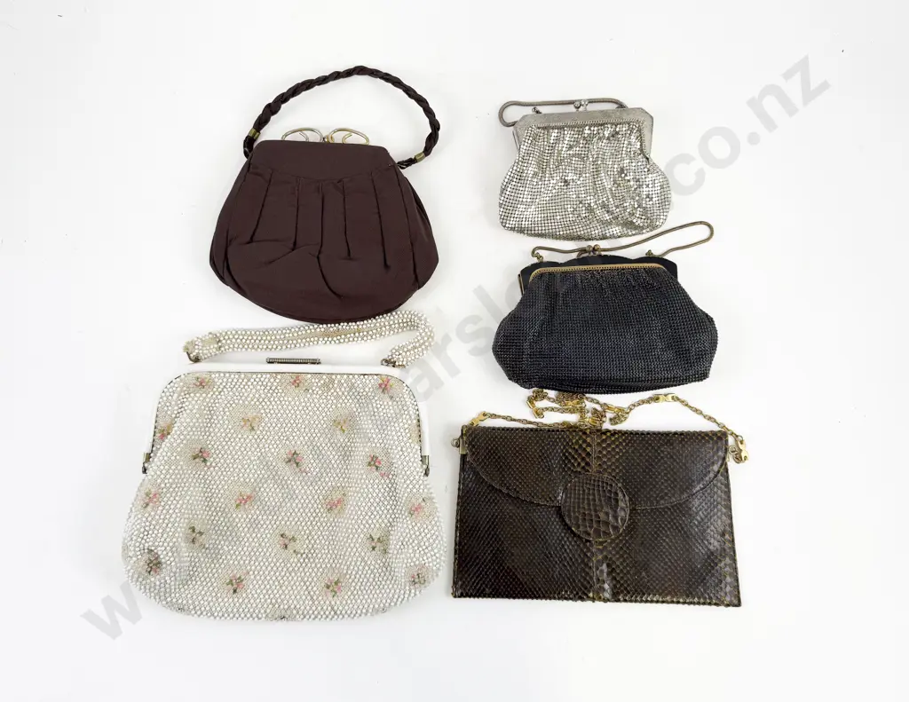 Mink Fur Stole together with Five Vintage Purses Image 1++