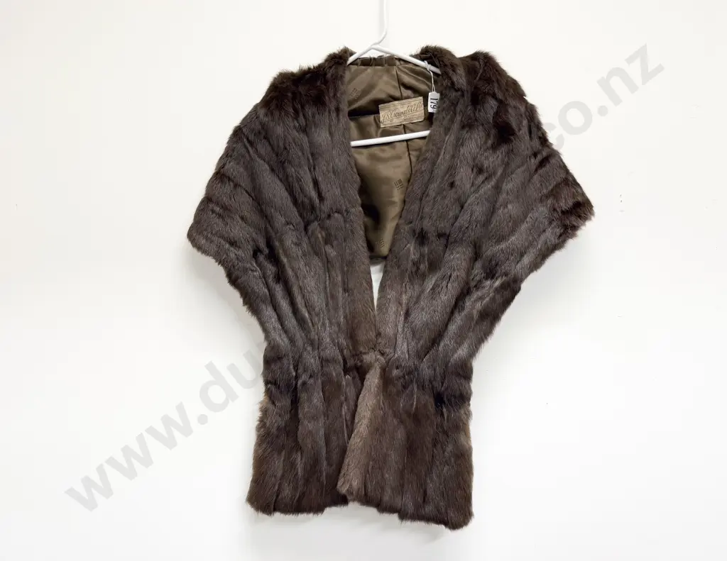 J.S.Grounds Co (Christchurch) Fur Stole Image 1++