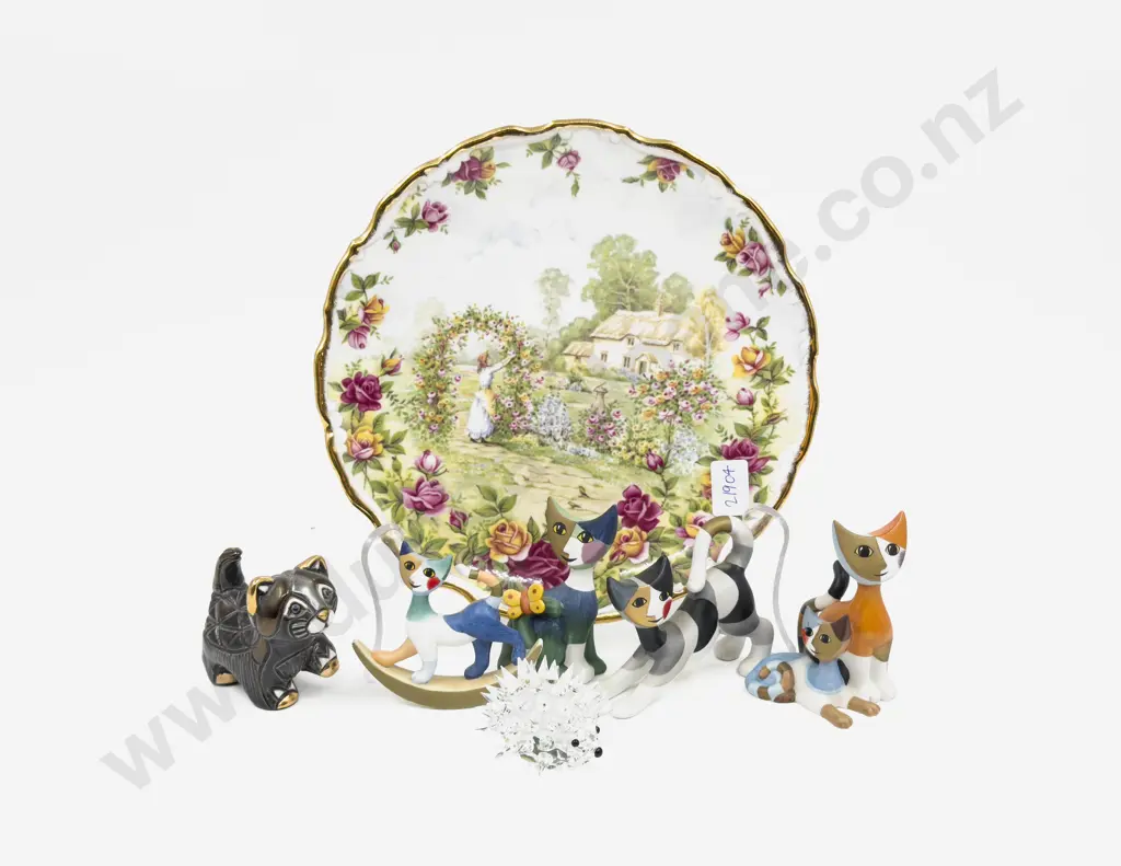 Qty of Assorted Animal Ornaments incl Goebel Cats & Swarovski Hedgehog Image 1++