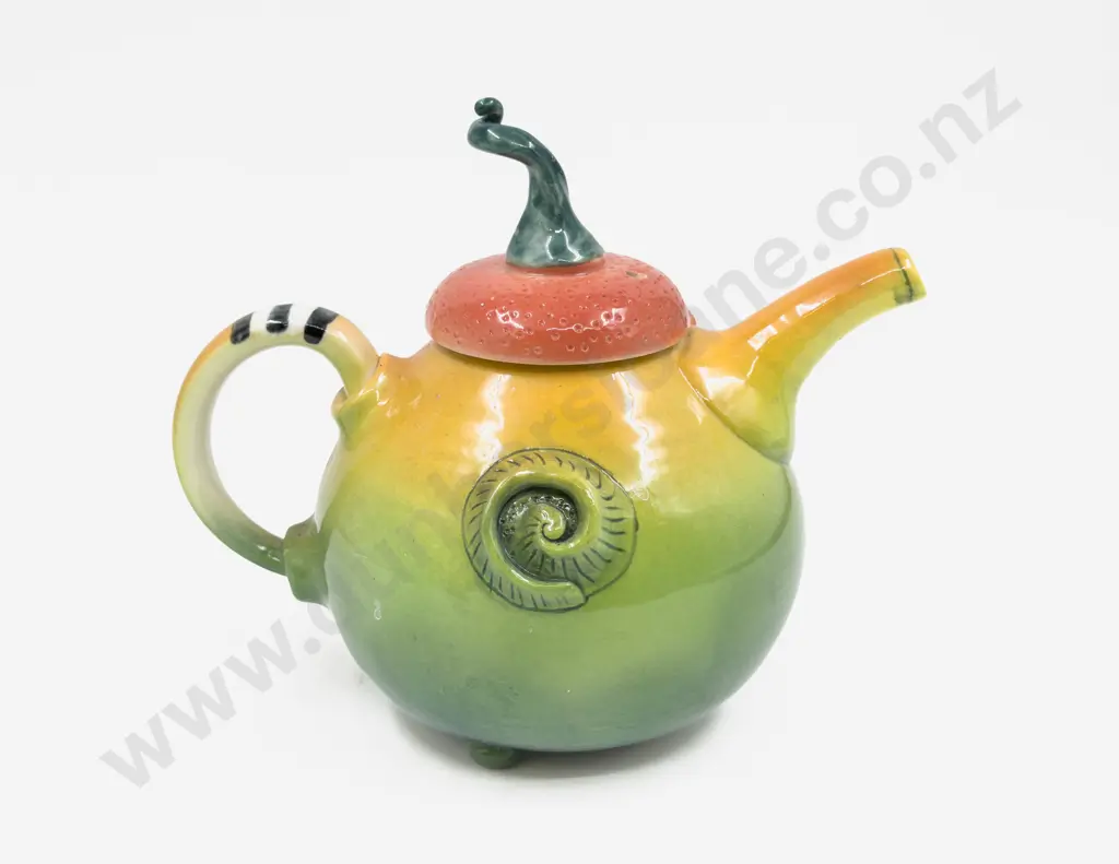NZ Studio Pottery Novelty Teapot Image 1++