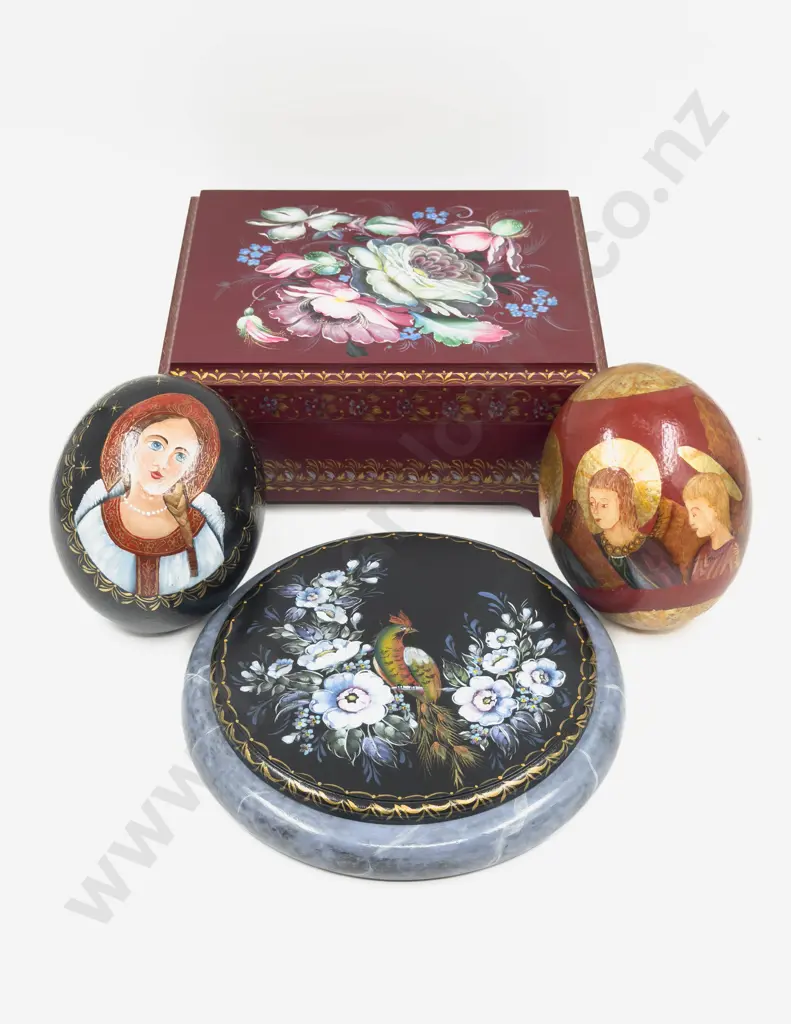 Pair of Decorative Lacquered Eggs & Assorted Image 1++