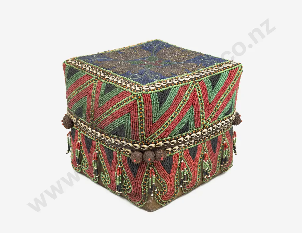 Small Woven Beadwork Box Image 1++